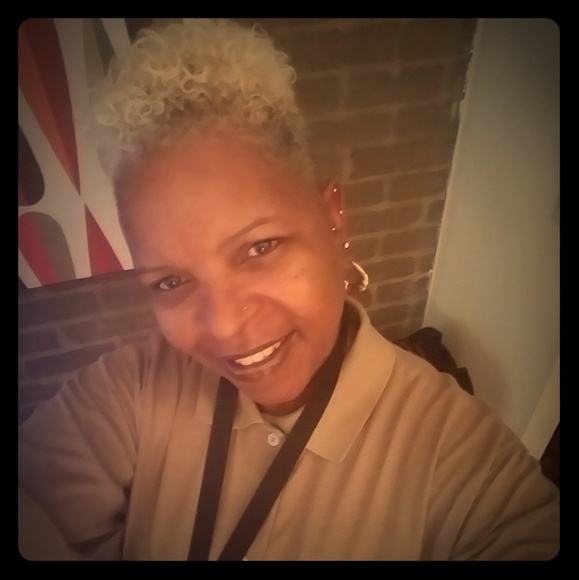 Meet your Posher, Traci - Picture 1 of 1